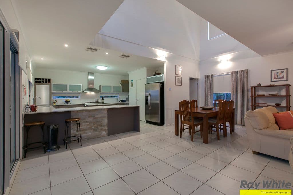 135 Faheys Road West, Albany Creek QLD 4035, Albany Creek - Thumbnail 2