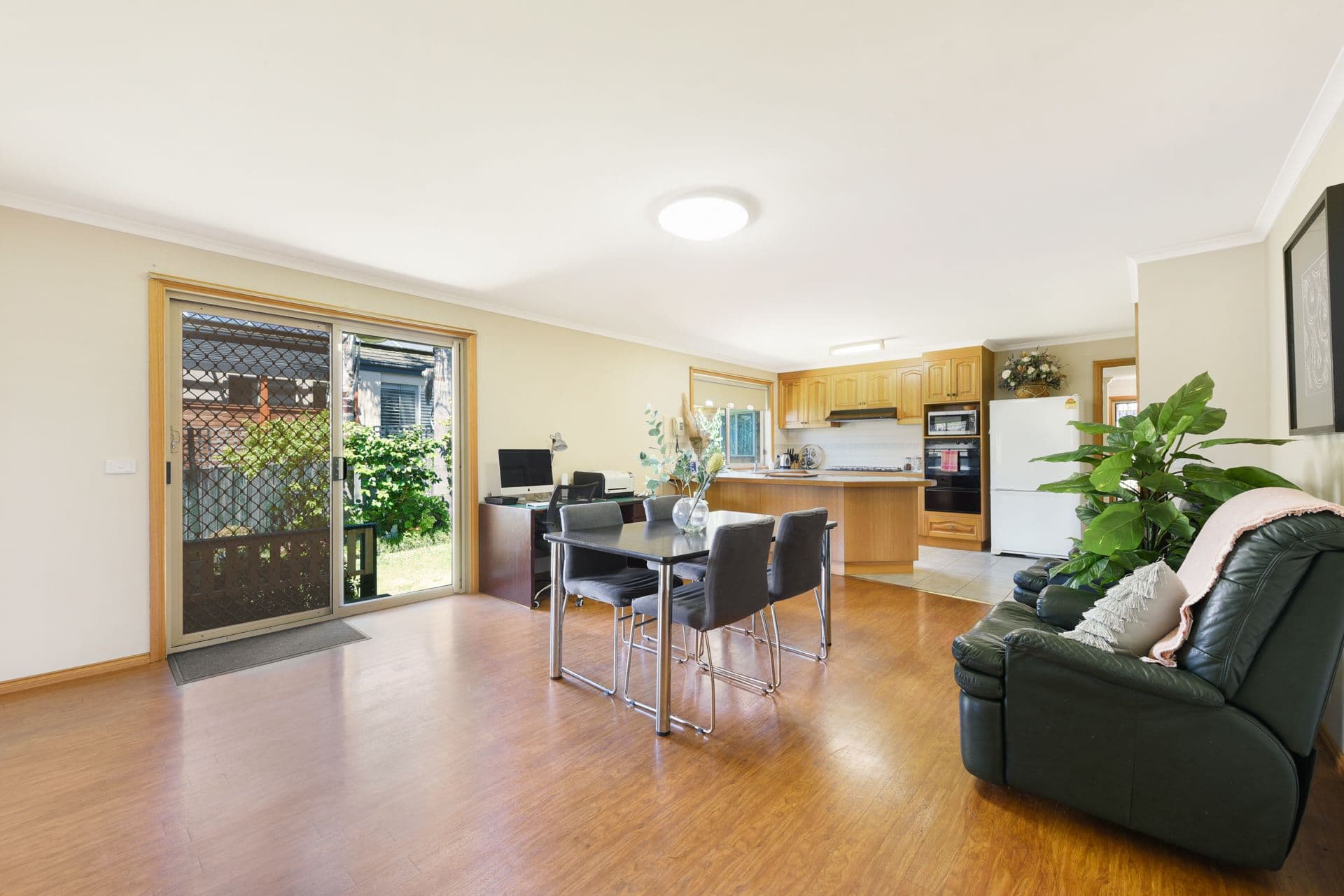 11 Valley View Crescent, Berwick VIC 3806, Berwick - Thumbnail 6