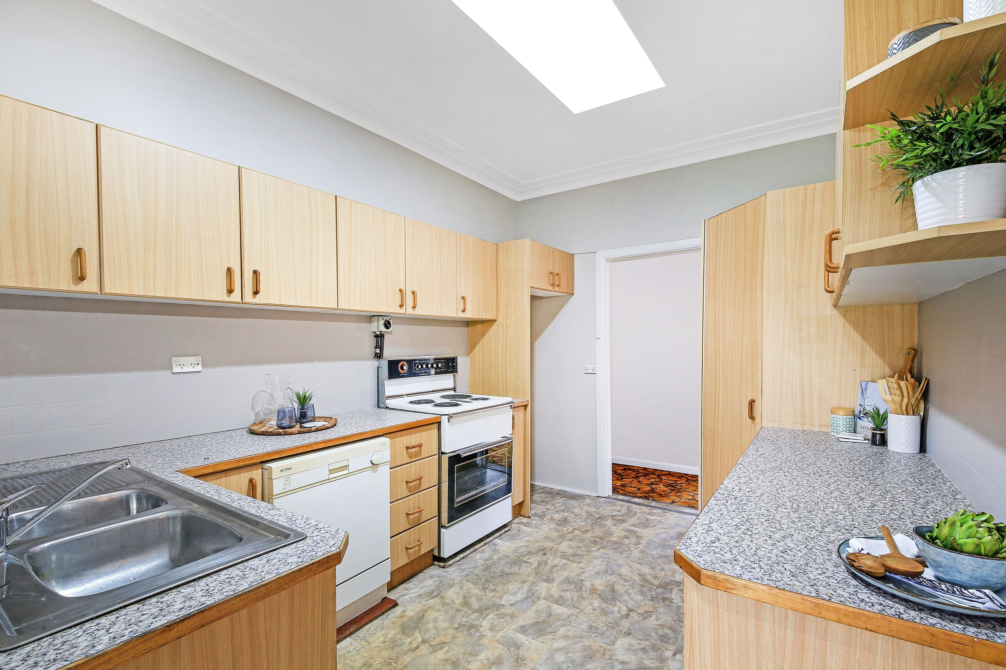 18 Megan Avenue, Bankstown NSW 2200, Bankstown - Thumbnail 3