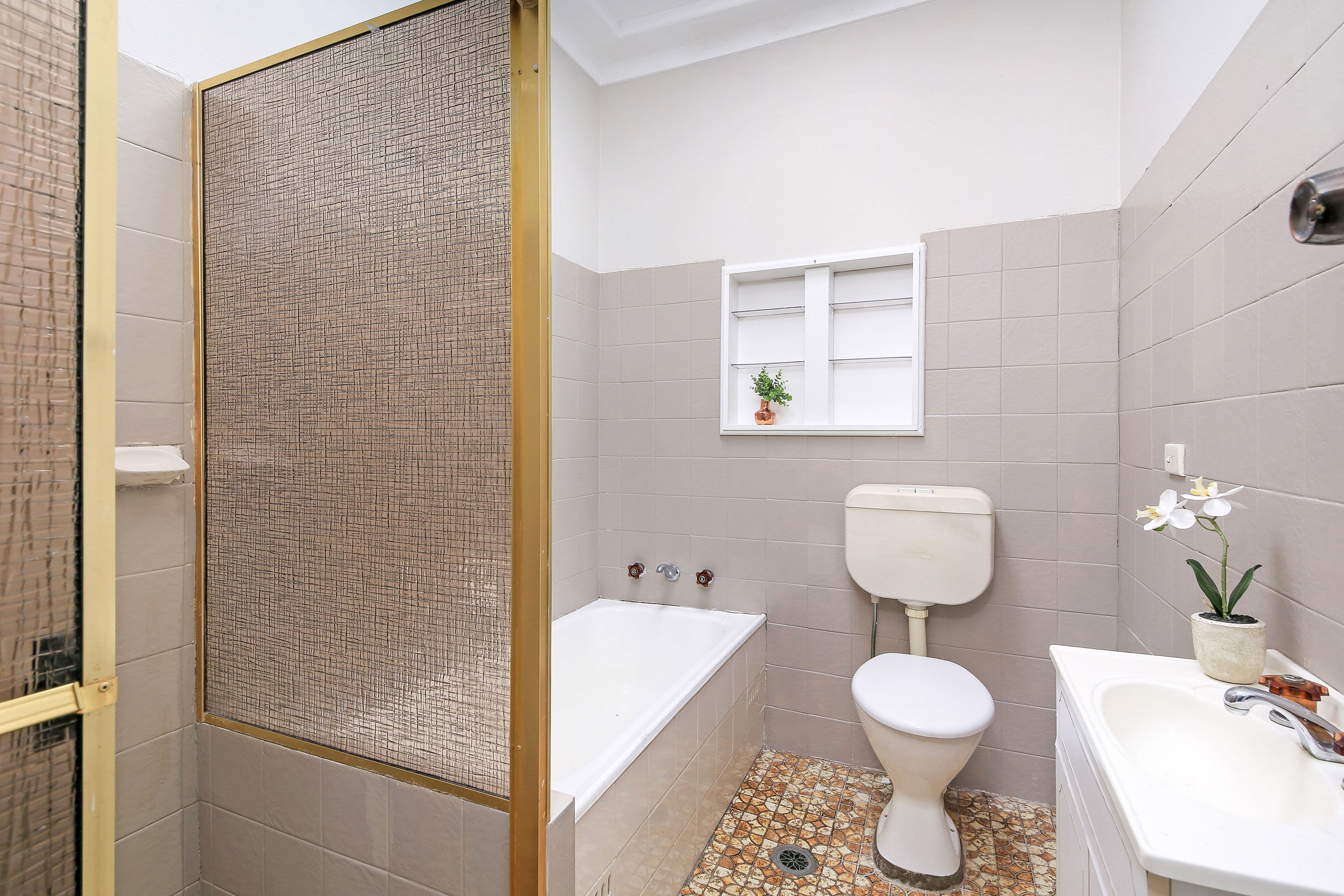 18 Megan Avenue, Bankstown NSW 2200, Bankstown - Thumbnail 8