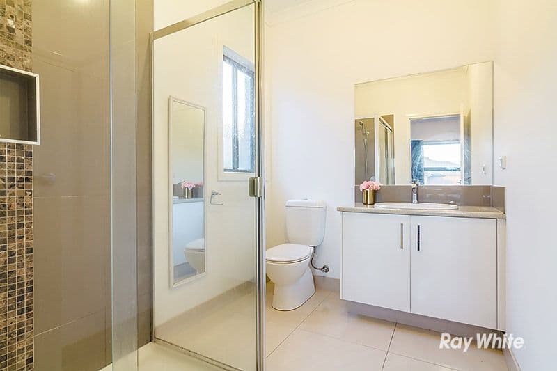 13 Shiels Street, Cranbourne East VIC 3977, Cranbourne East - Thumbnail 5