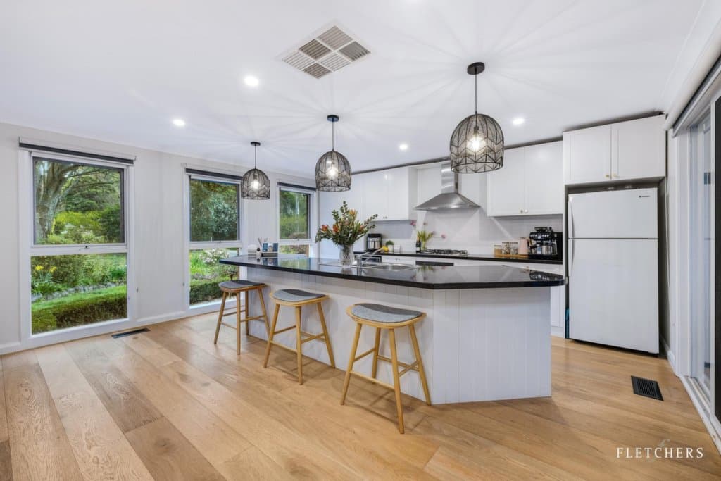 12 Campbell Avenue, Mount Dandenong - Thumbnail 2