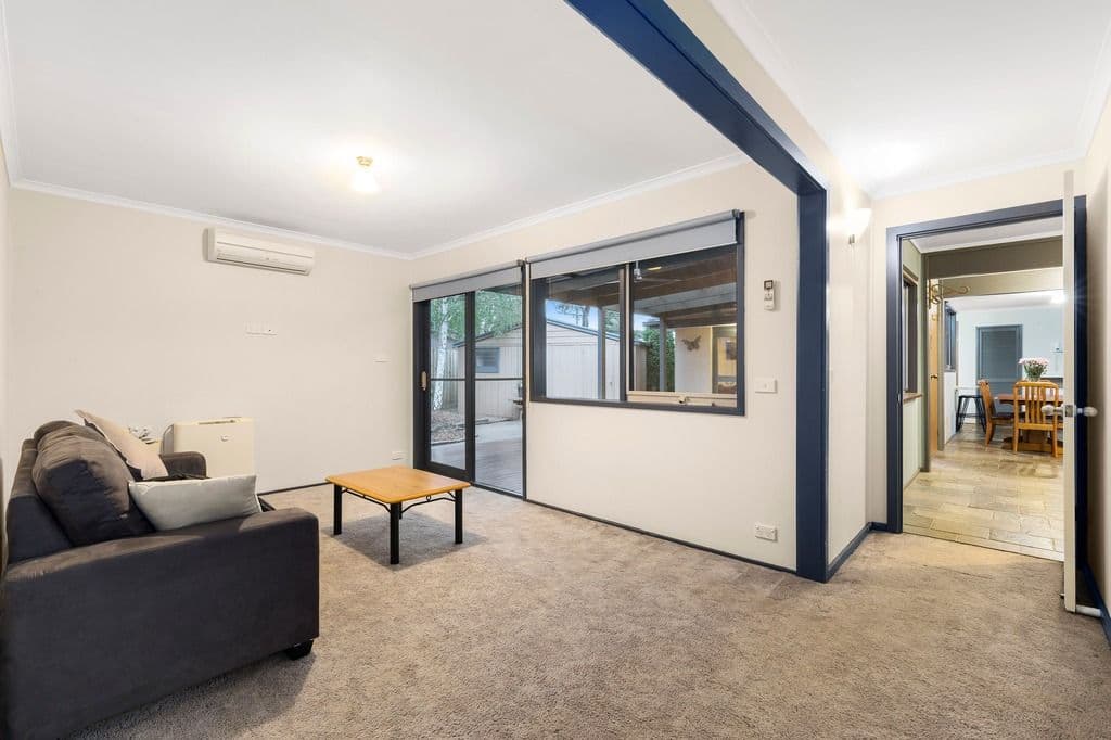 11 Winnifred Crescent, Knoxfield VIC 3180, Knoxfield - Thumbnail 4
