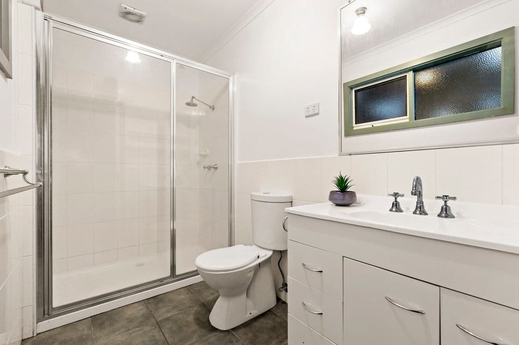 11 Winnifred Crescent, Knoxfield VIC 3180, Knoxfield - Thumbnail 5