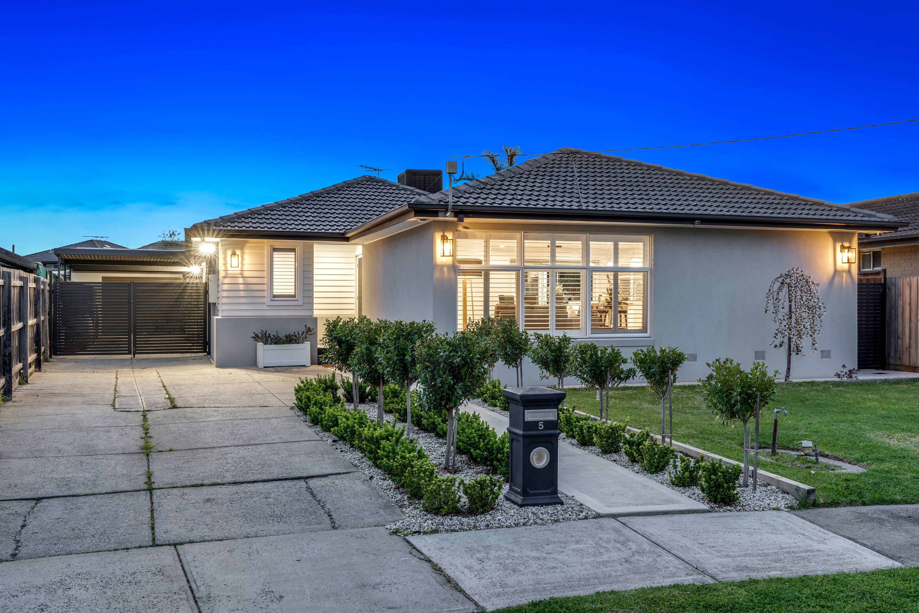 5 Burgess Close, Gladstone Park VIC 3043, Gladstone Park - Thumbnail 2