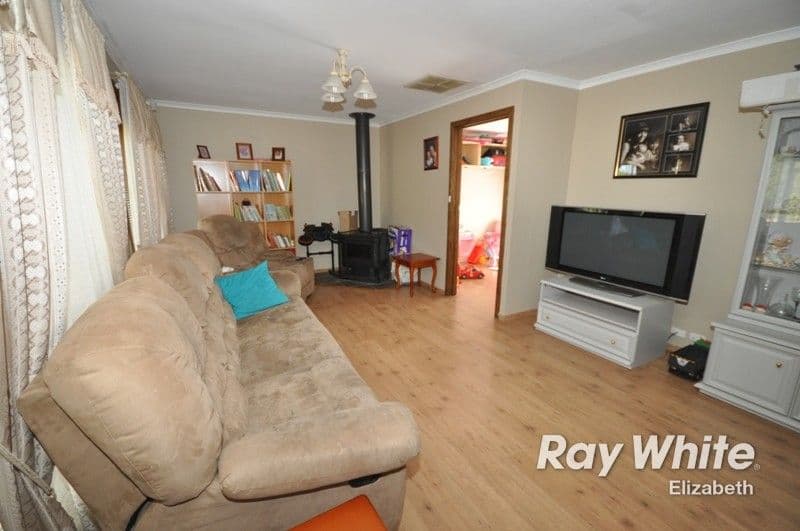 19 Carob Crescent, CRAIGMORE SA 5114, Craigmore - Thumbnail 4