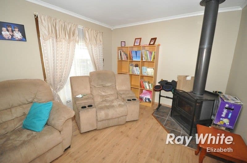 19 Carob Crescent, CRAIGMORE SA 5114, Craigmore - Thumbnail 5