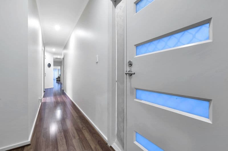 51 First Avenue, Strathmore - Thumbnail 2