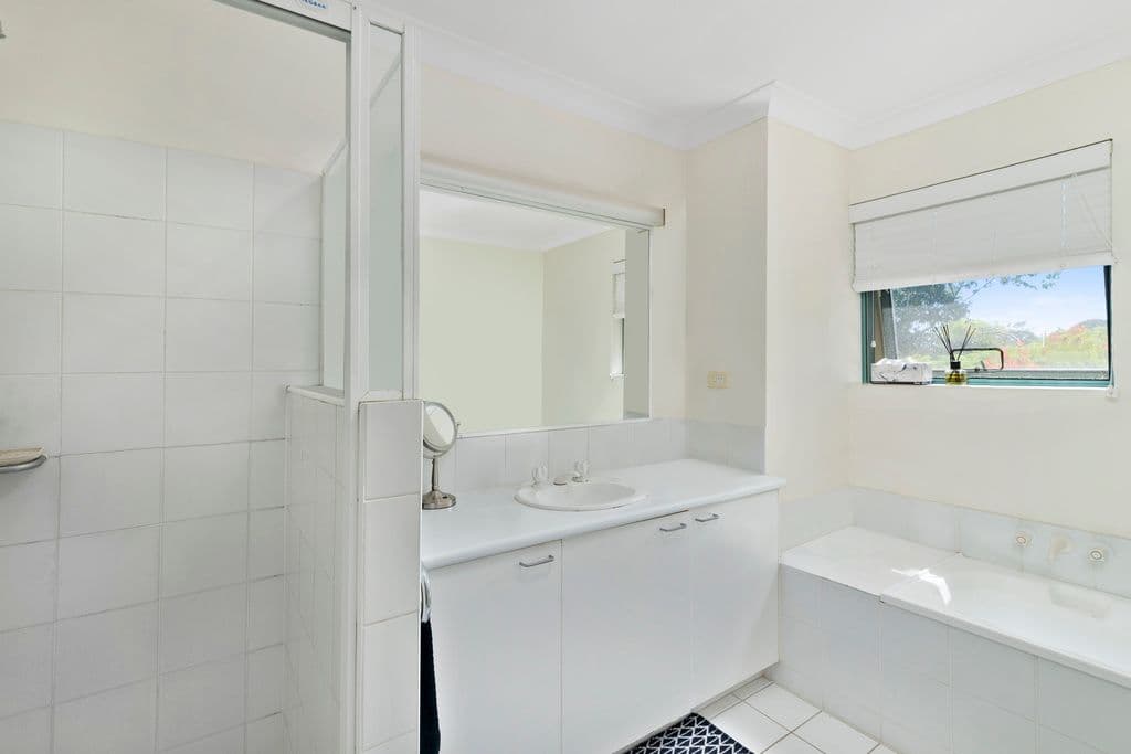 9 Domain Road, Currumbin QLD 4223, Currumbin - Thumbnail 5