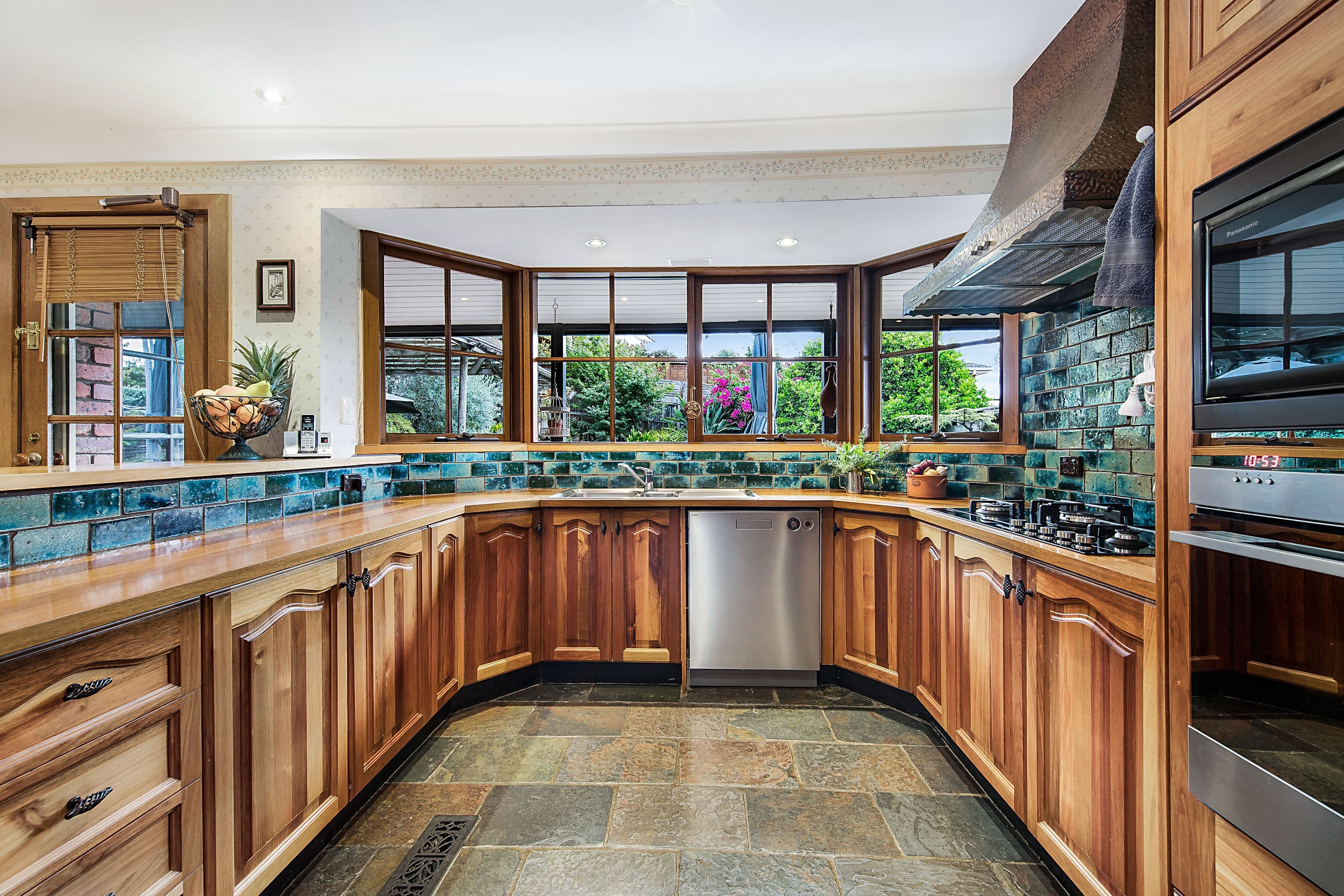9 Rebecca Close, Wheelers Hill VIC 3150, Wheelers Hill - Thumbnail 2