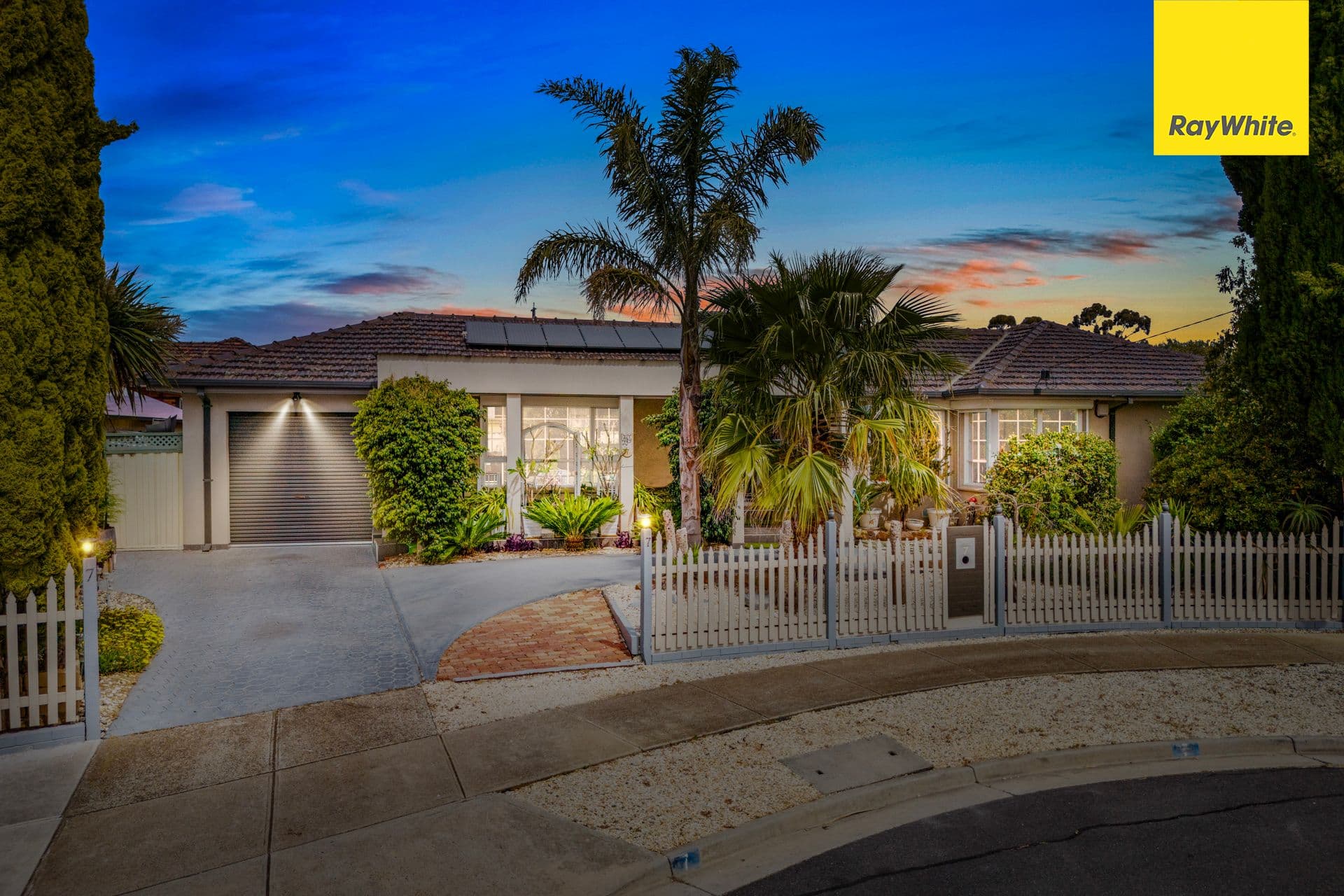 7 Hornbuckle Crescent, Melton VIC 3337, Melton - Thumbnail 2