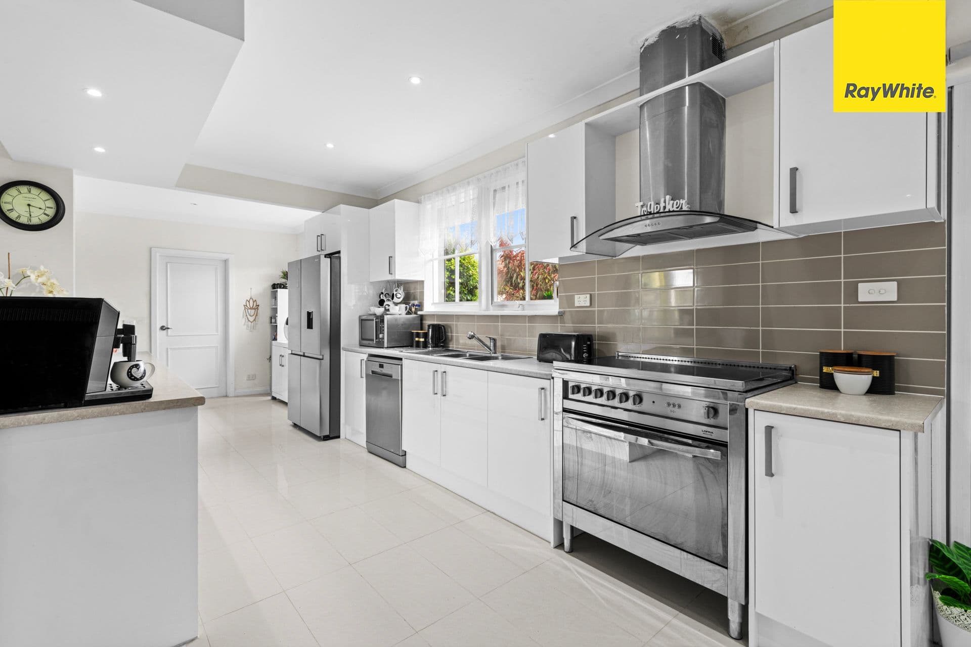 7 Hornbuckle Crescent, Melton VIC 3337, Melton - Thumbnail 8