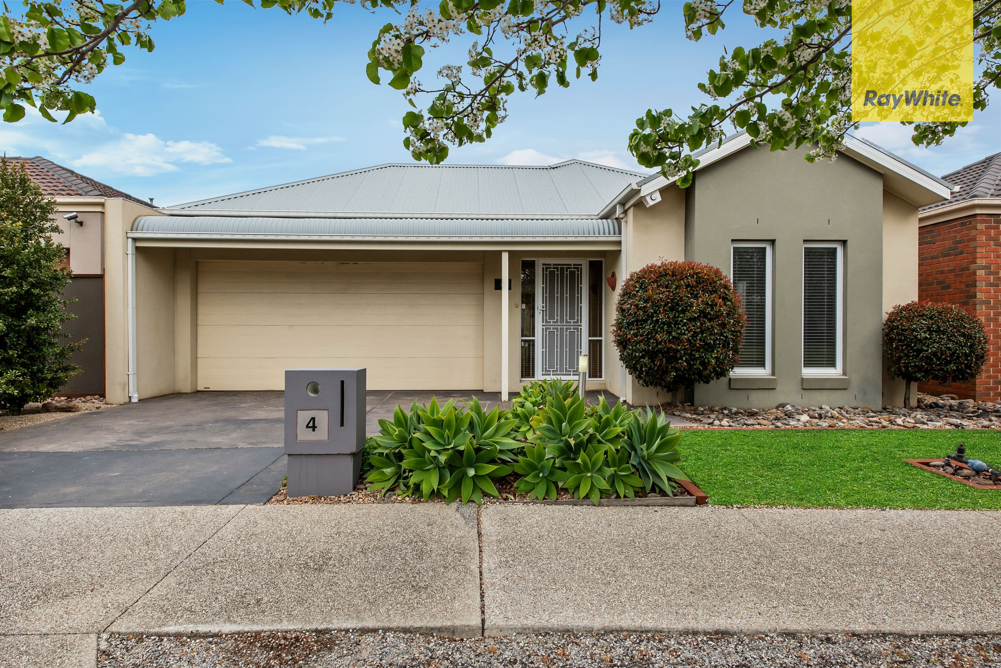 4 Kings Domain, Caroline Springs VIC 3023, Caroline Springs - Image 1