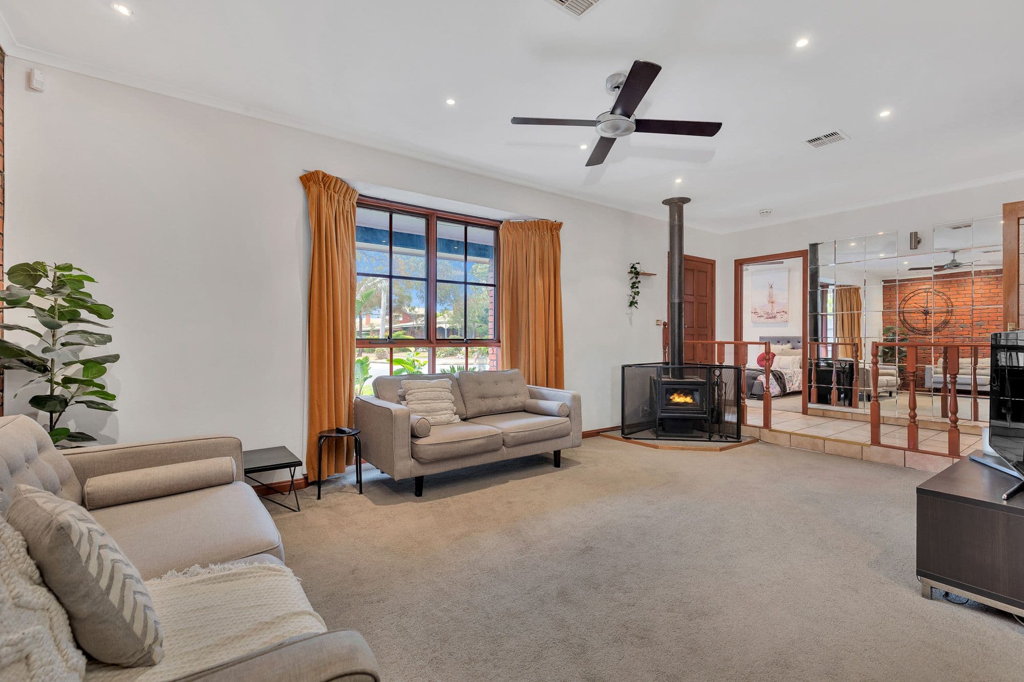 32 Westminster Drive, Werribee VIC 3030, Werribee - Thumbnail 2