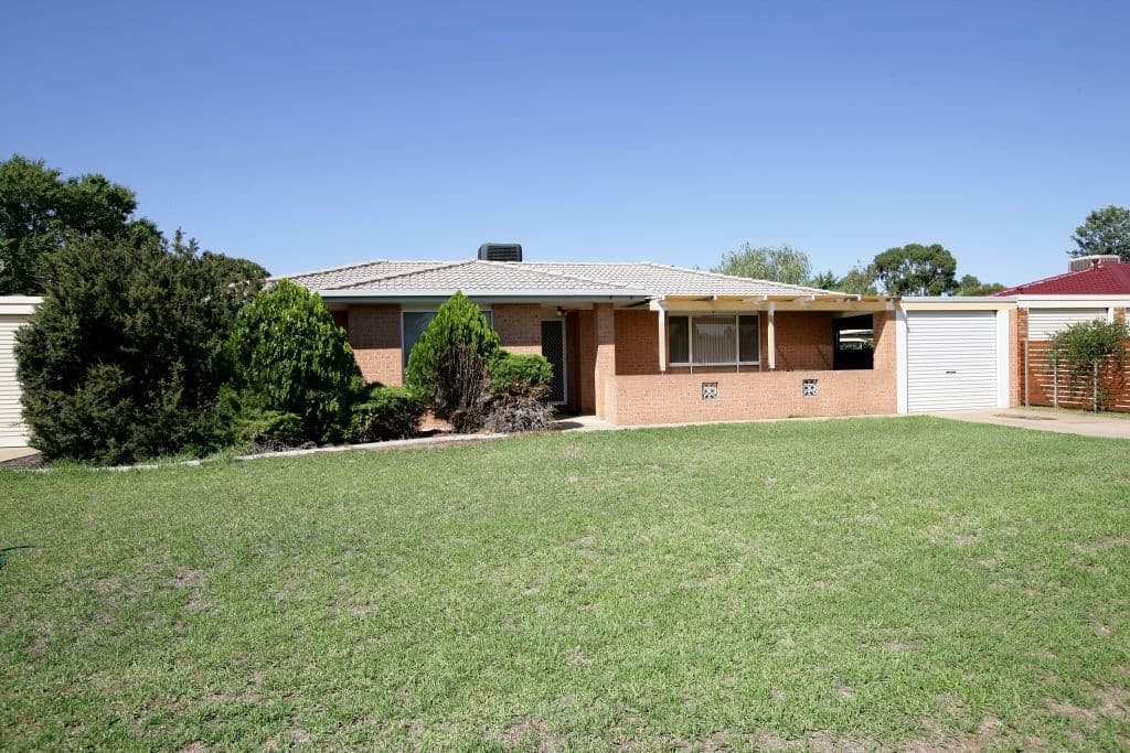 61 Grevillea Crescent, LAKE ALBERT NSW 2650, Lake Albert - Thumbnail 3
