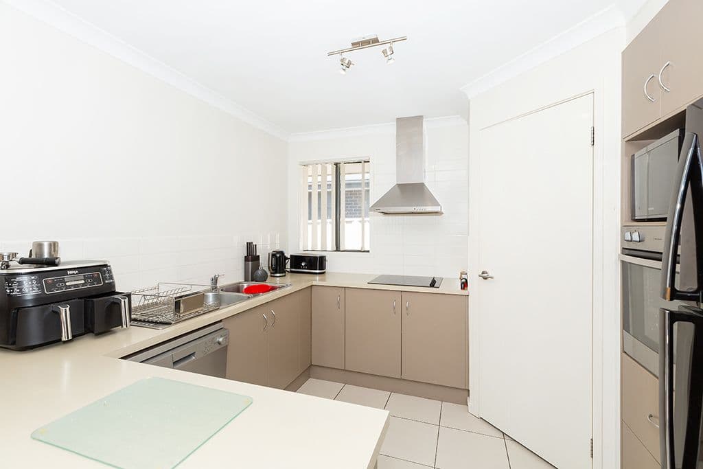 4 Sophie Close, Cameron Park NSW 2285, Cameron Park - Thumbnail 4