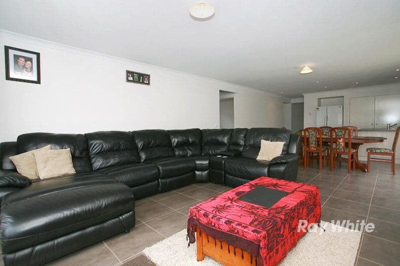 11 Chorus Way, CRANBOURNE EAST VIC 3977, Cranbourne East - Thumbnail 2