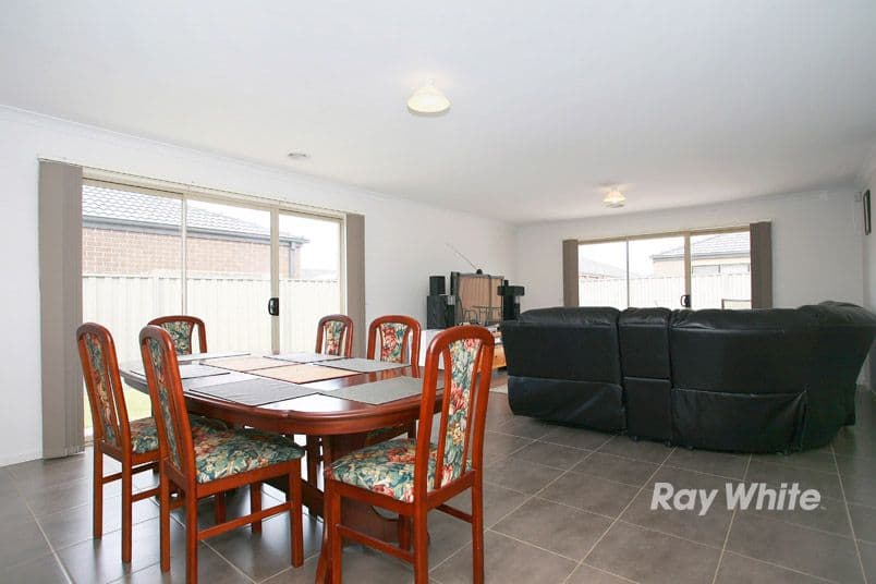 11 Chorus Way, CRANBOURNE EAST VIC 3977, Cranbourne East - Thumbnail 6