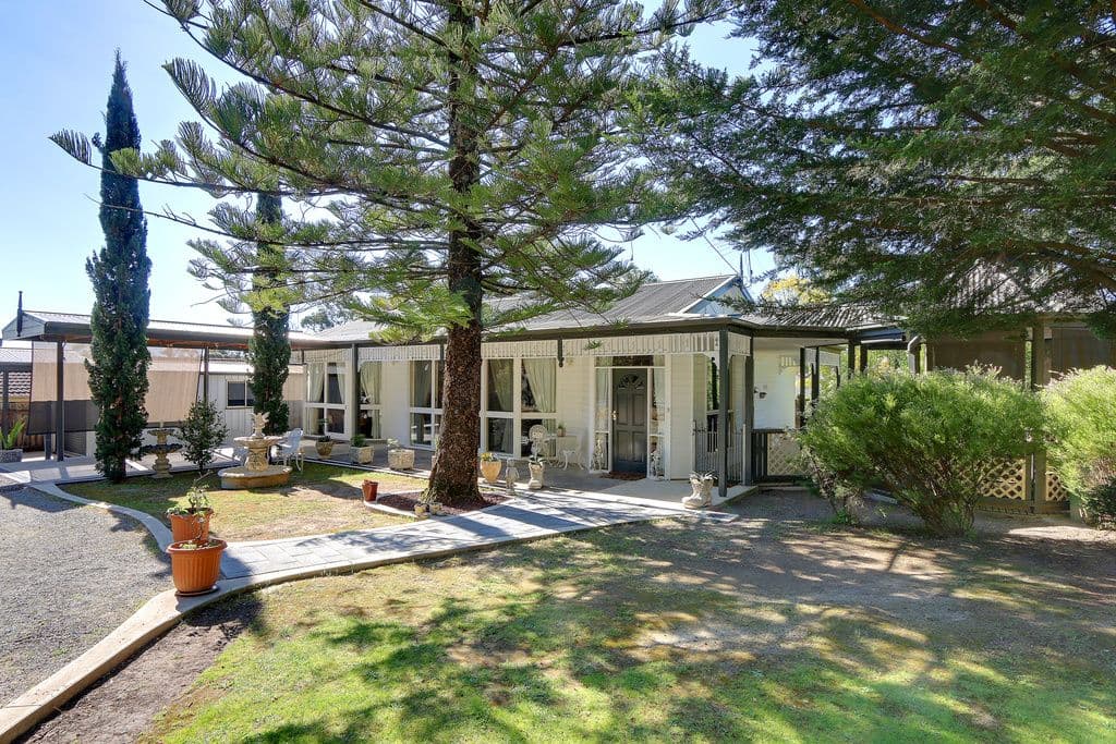 63 Birmingham Road, MOUNT EVELYN VIC 3796, Mount Evelyn - Thumbnail 2