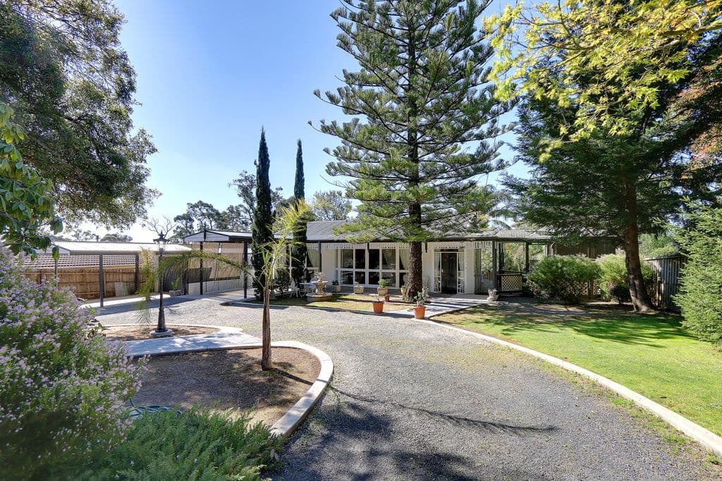 63 Birmingham Road, MOUNT EVELYN VIC 3796, Mount Evelyn - Thumbnail 3