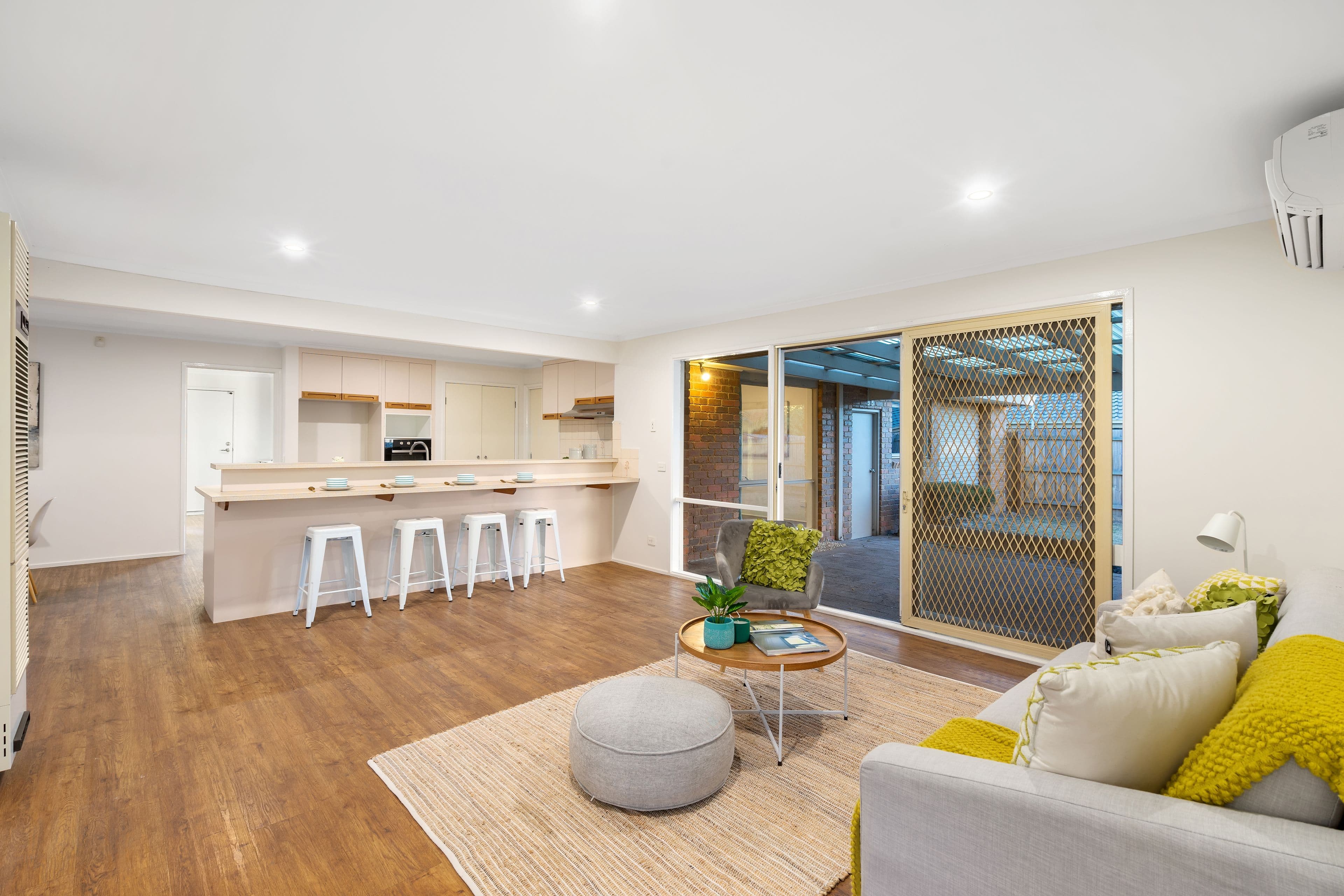 5 Veronica Crescent, Mill Park VIC 3082, Mill Park - Thumbnail 2