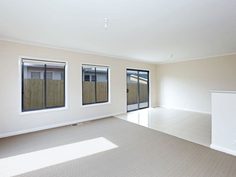 3 Hinchcliff Crescent, NEWCOMB VIC 3219, Newcomb - Thumbnail 2