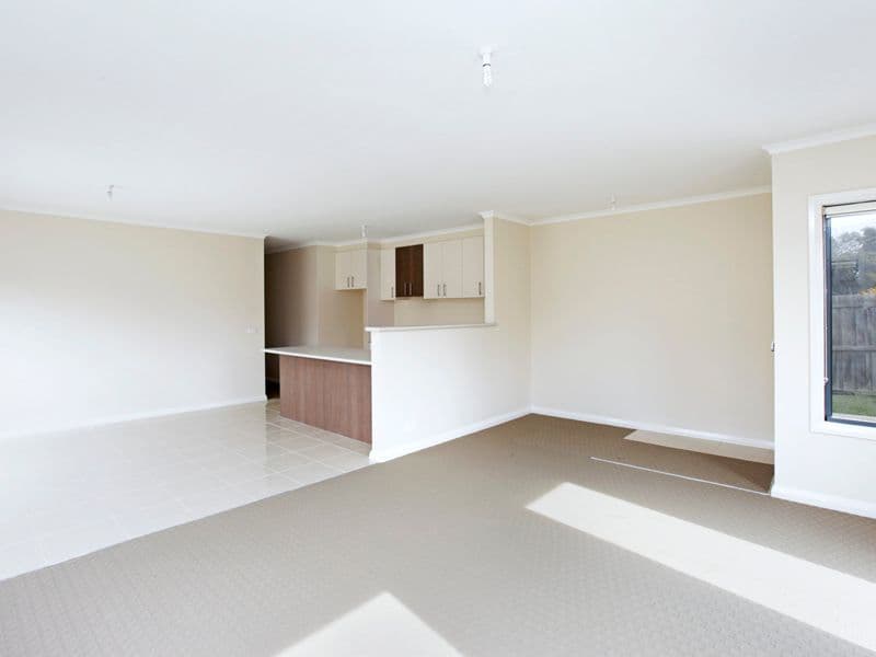 3 Hinchcliff Crescent, NEWCOMB VIC 3219, Newcomb - Thumbnail 3