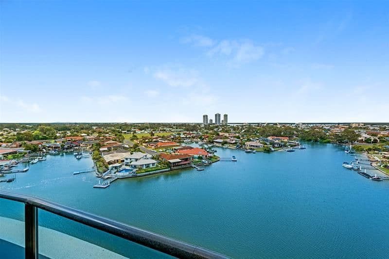 5 Harbour Side Court, Biggera Waters QLD 4216, Biggera Waters - Thumbnail 2