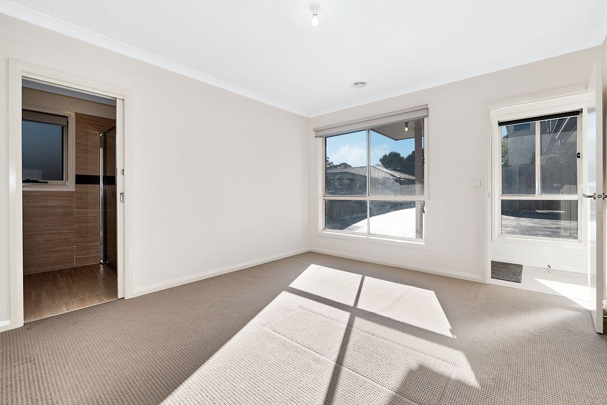 72 Huon Park Road, Cranbourne North VIC 3977, Cranbourne North - Thumbnail 4