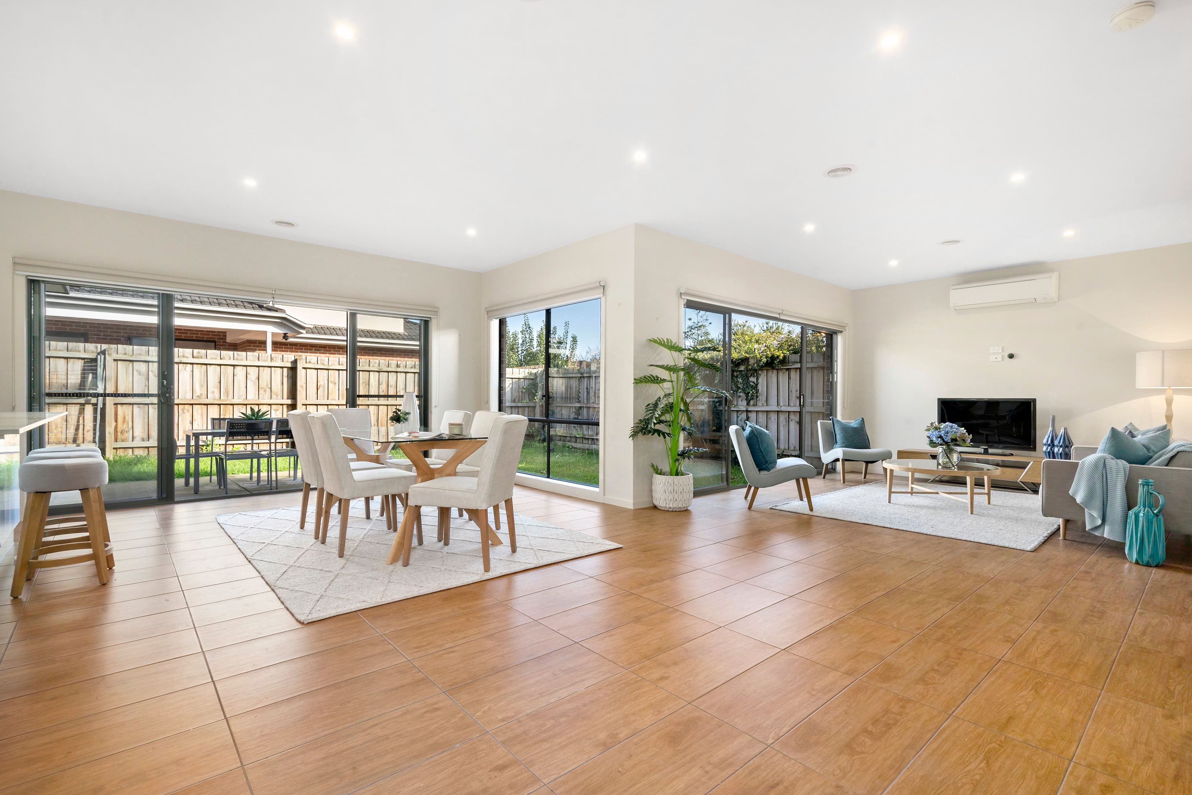 33 Selworthy Avenue, Oakleigh South VIC 3167, Oakleigh South - Thumbnail 2