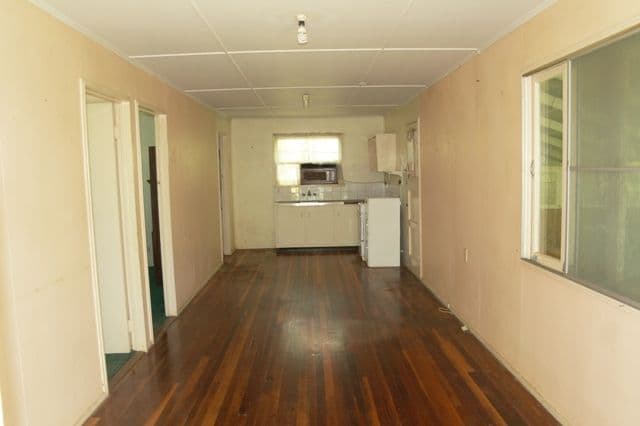 18  Allden Avenue, LABRADOR QLD 4215, Labrador - Thumbnail 2