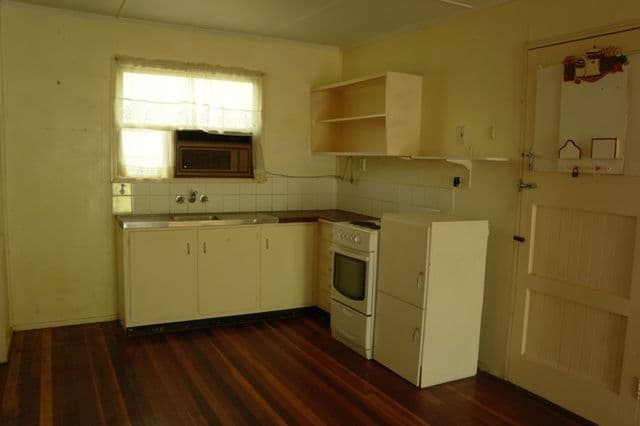 18  Allden Avenue, LABRADOR QLD 4215, Labrador - Thumbnail 4