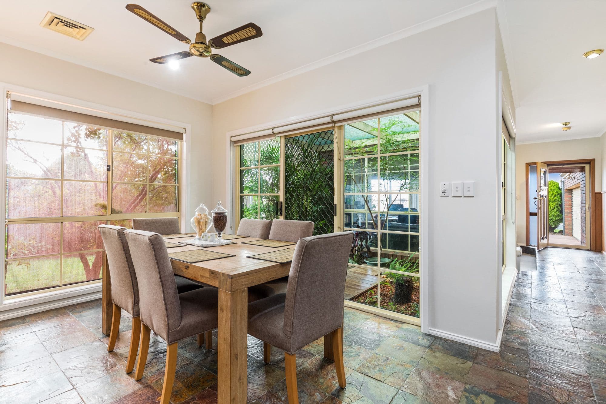 12 Sheoak Court, Hoppers Crossing VIC 3029, Hoppers Crossing - Thumbnail 4