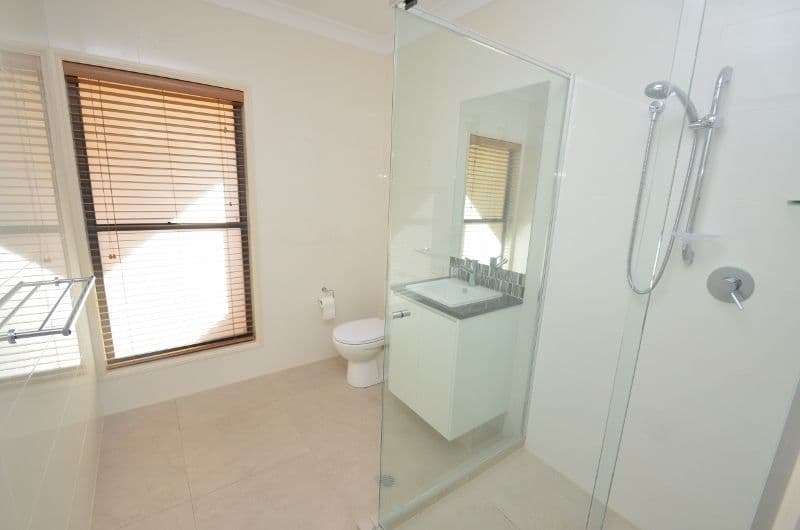 2 Bolton Abbey Close, Arundel QLD 4214, Arundel - Thumbnail 8
