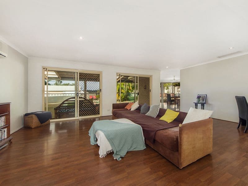 7 Kentucky Crescent, Oxenford QLD 4210, Oxenford - Thumbnail 4