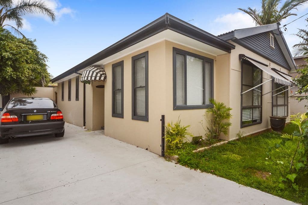 34 Peterborough Avenue, Lake Illawarra - Image 1