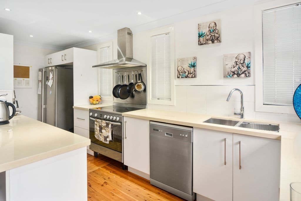34 Peterborough Avenue, Lake Illawarra - Thumbnail 3