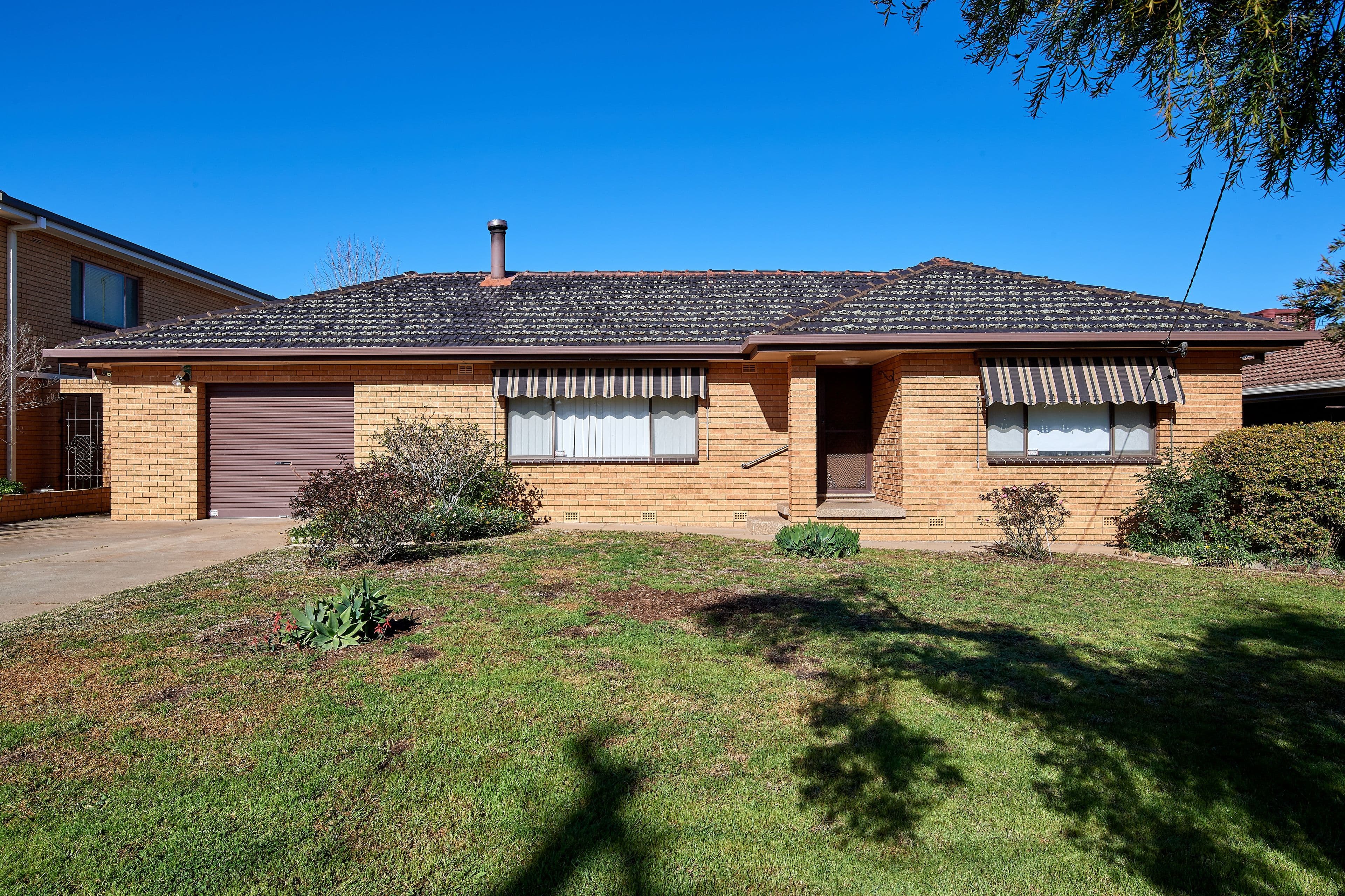 8 Fraser Street, Mount Austin NSW 2650, Mount Austin - Image 1