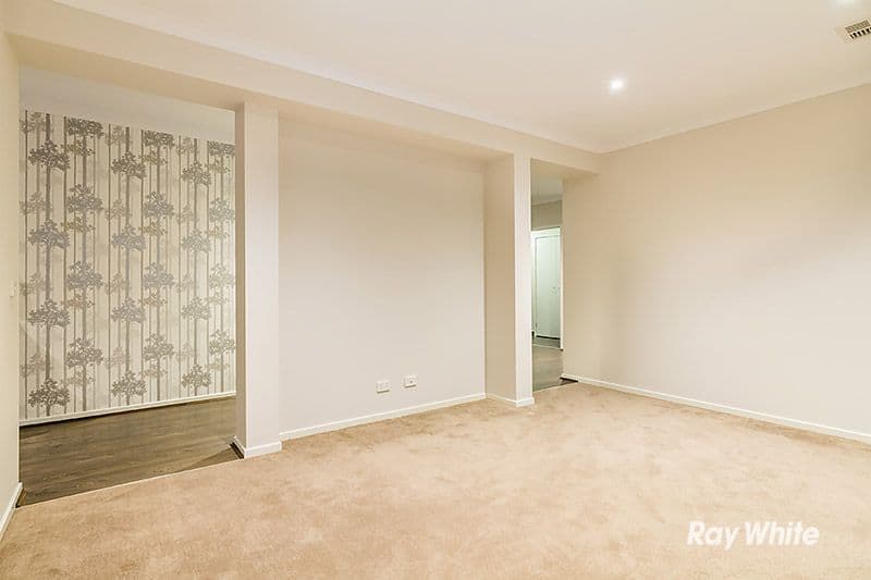 33 Wilkiea Crescent, Cranbourne North VIC 3977, Cranbourne North - Thumbnail 5