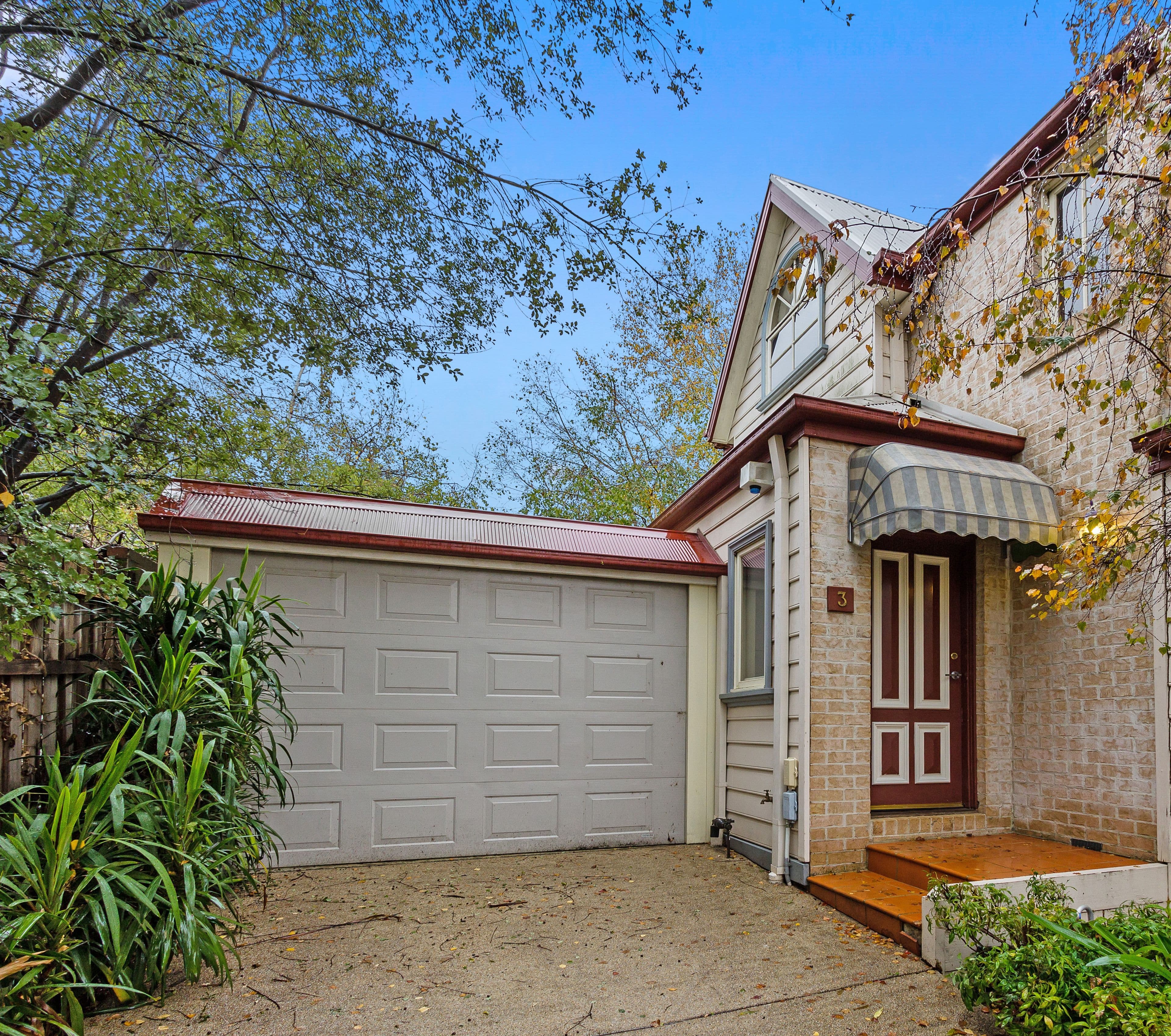 36 Walkers Road, Woodend, Woodend - Image 1