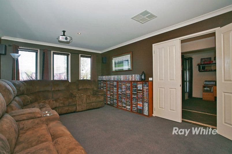 30 Tyndall Street, CRANBOURNE EAST VIC 3977, Cranbourne East - Thumbnail 2