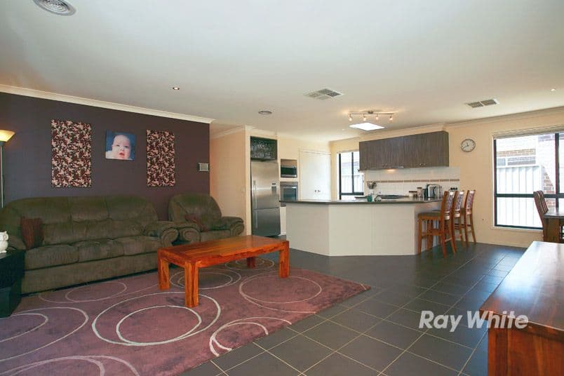 30 Tyndall Street, CRANBOURNE EAST VIC 3977, Cranbourne East - Thumbnail 4