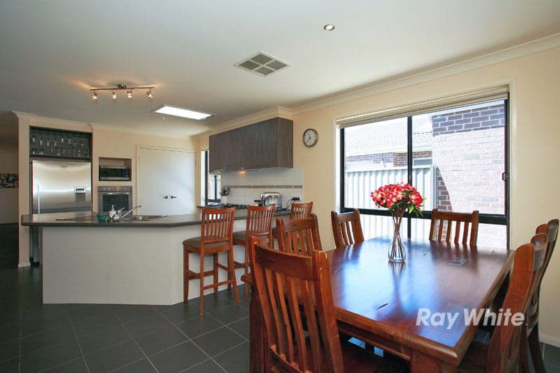 30 Tyndall Street, CRANBOURNE EAST VIC 3977, Cranbourne East - Thumbnail 5