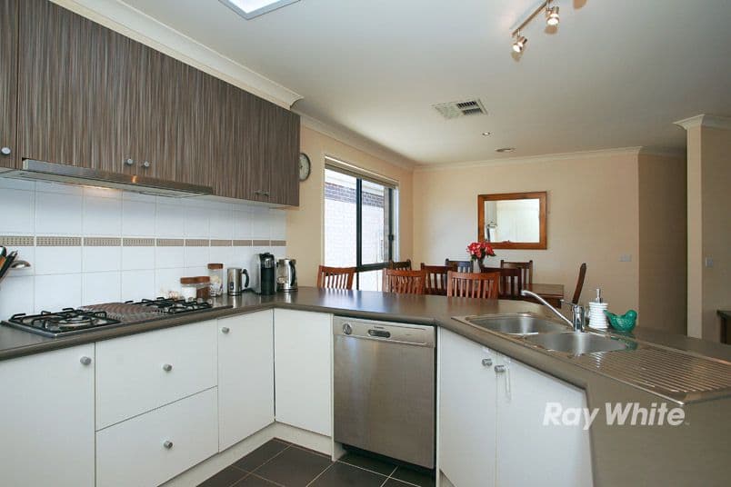 30 Tyndall Street, CRANBOURNE EAST VIC 3977, Cranbourne East - Thumbnail 8