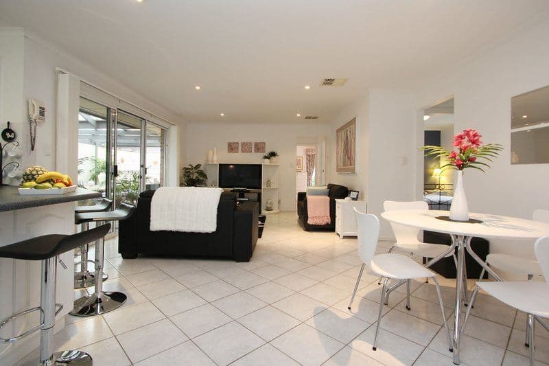4 Meadowview Way, Cairnlea, VIC, 3023, Cairnlea - Thumbnail 4