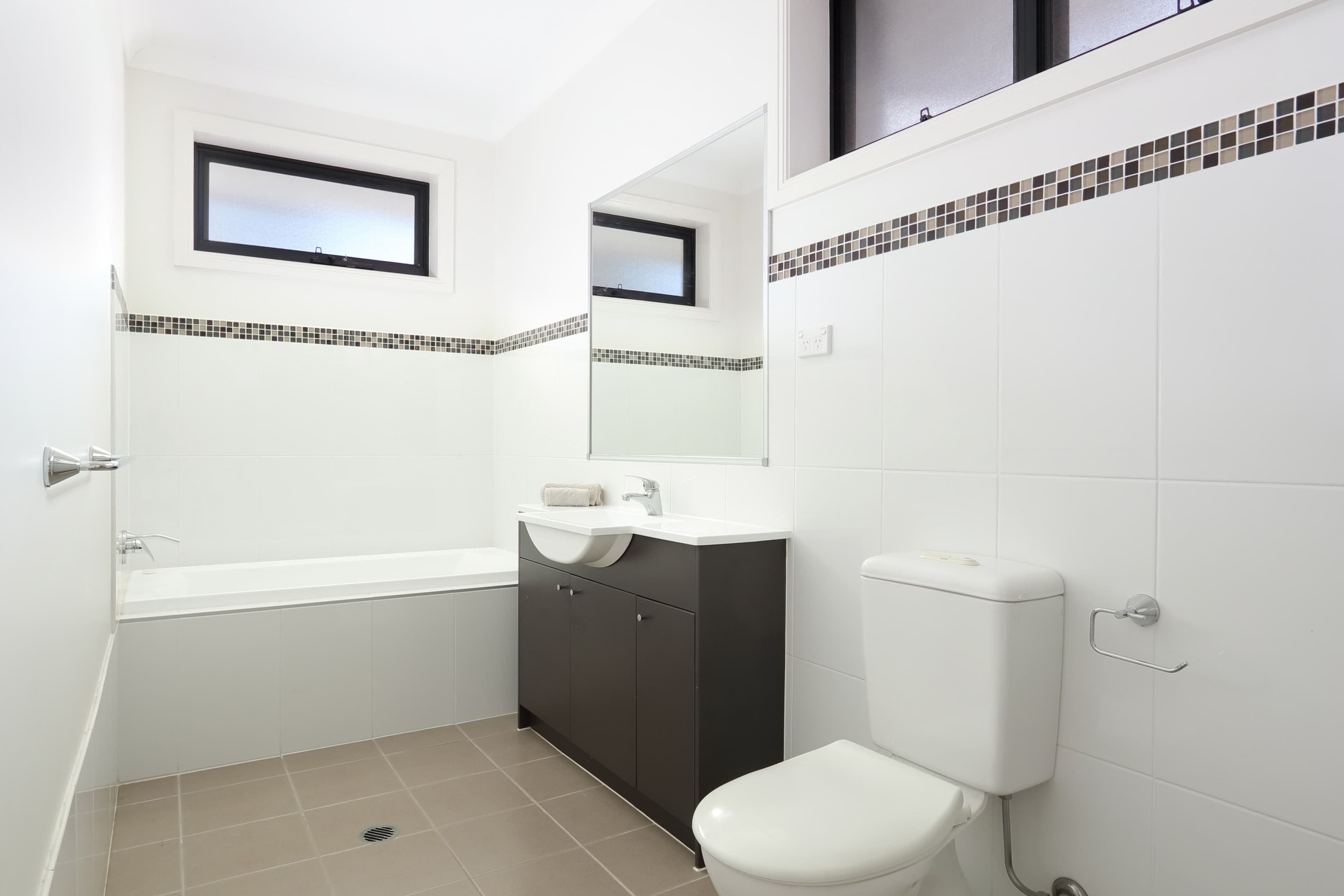 14 Myrtle Grove, Blackburn - Thumbnail 8