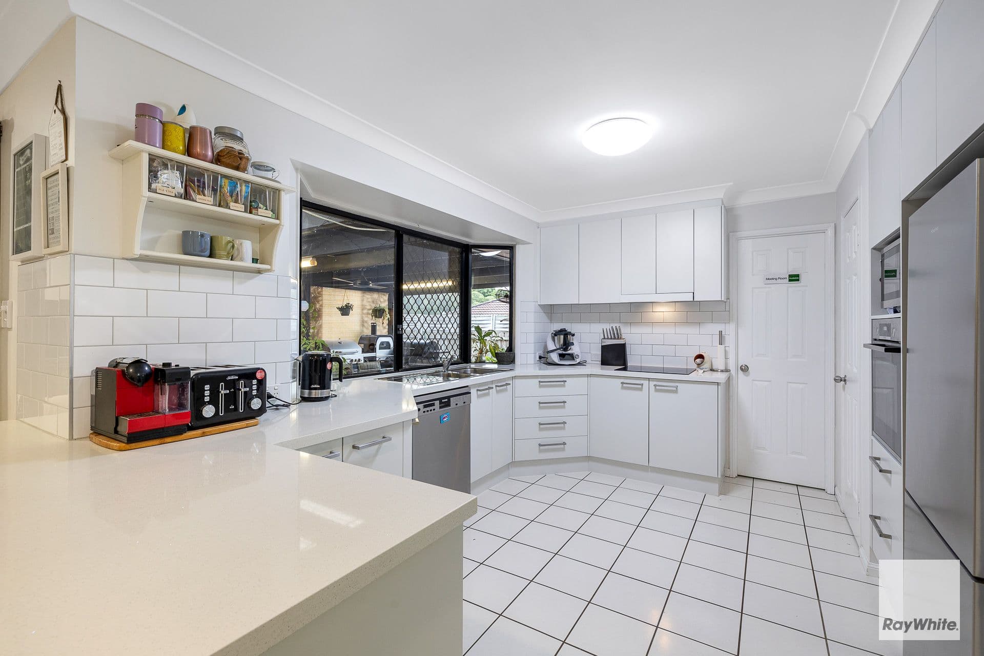 7 Roger Court, Redland Bay QLD 4165, Redland Bay - Thumbnail 2