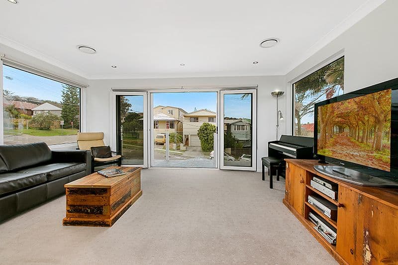 38 Griffin Road, North Curl Curl NSW 2099, North Curl Curl - Thumbnail 7