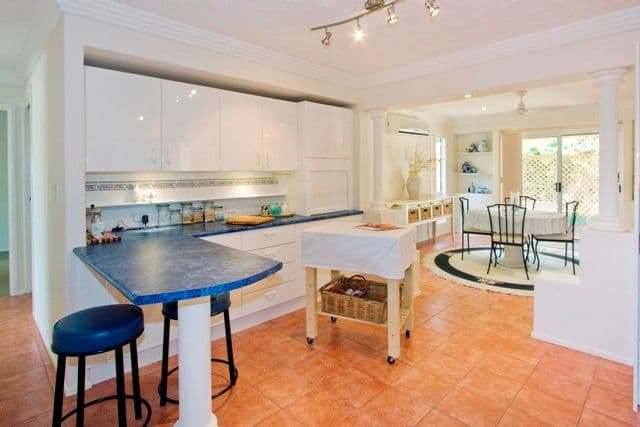 82 Monaco Street, BROADBEACH WATERS QLD 4218, Broadbeach Waters - Thumbnail 2