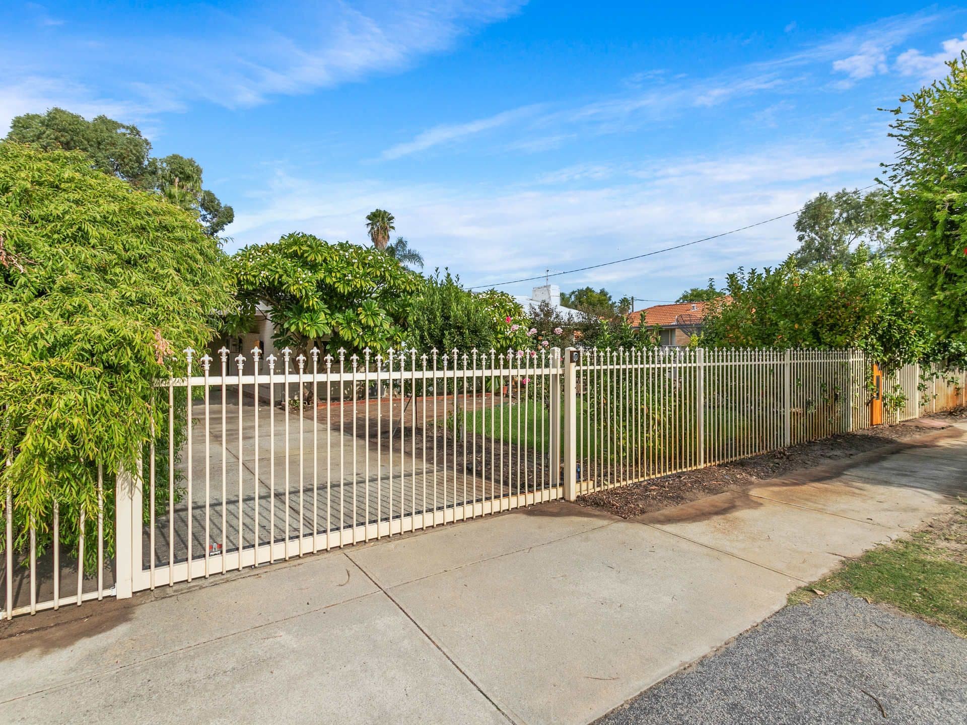 12 Ashworth Street, Cloverdale WA 6105, Cloverdale - Thumbnail 2